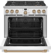 Café 5.75 Cu. Ft. Commercial-Style 6-Burner Dual Fuel Range - C2Y366P4TW2 | Cuisinière hybride Café de style commercial de 5,75 pi3 à 6 brûleurs - C2Y366P4TW2 | C2Y366TW